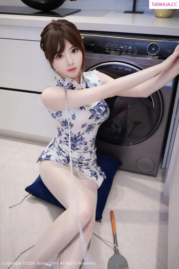   [XiuRen]高清写真图 2024.03.19 No.8255 梦灵儿Mini 丝袜美腿第28张图片